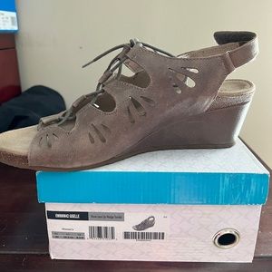 Aetrex stone lace up wedge sandal size 42